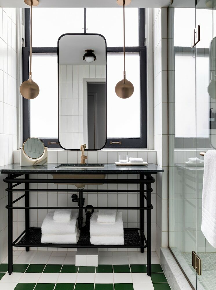 Hotel Woodlark