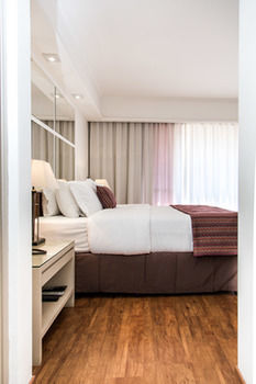 Noumi Plaza Hotel