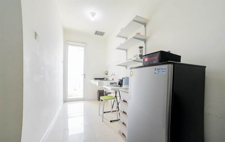Minimalist Apartment With Sofa Bed At Parahyangan Residence