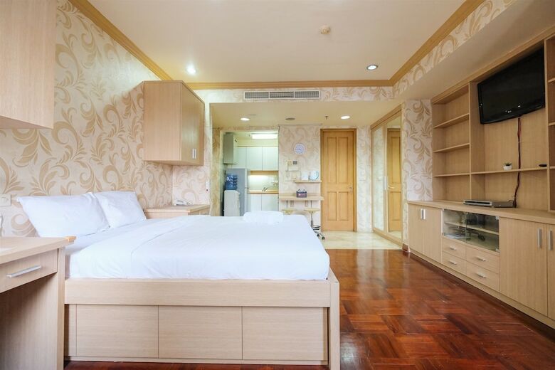 Classic Studio Park Royale Apartment Near Sudirman