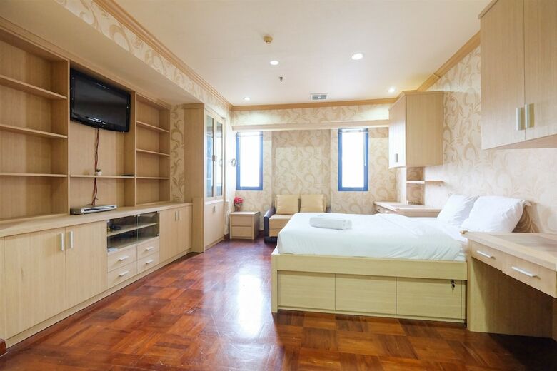 Classic Studio Park Royale Apartment Near Sudirman