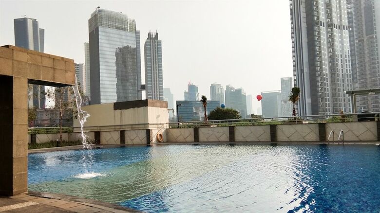 The Wave Apartment Near Kota Kasablanka