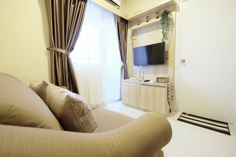 Clean And Tidy Green Pramuka Apartement