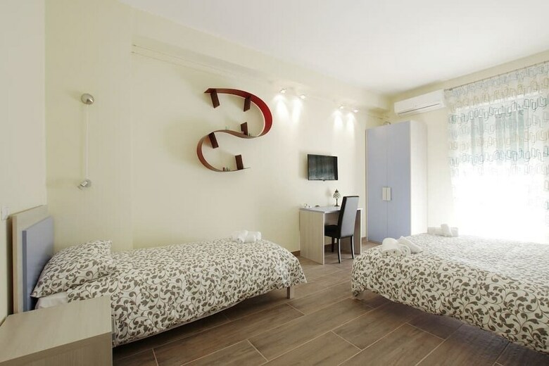 Homesuitehome