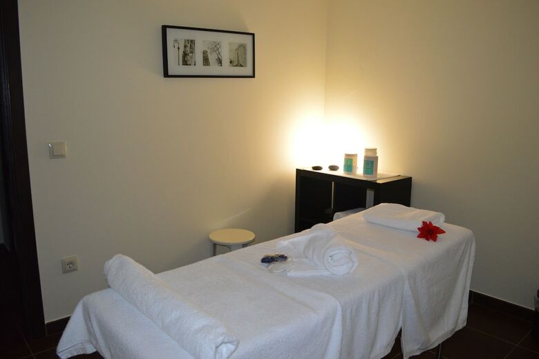 Aparthotel Oca Manzaneda Estaci�n de Monta�a
