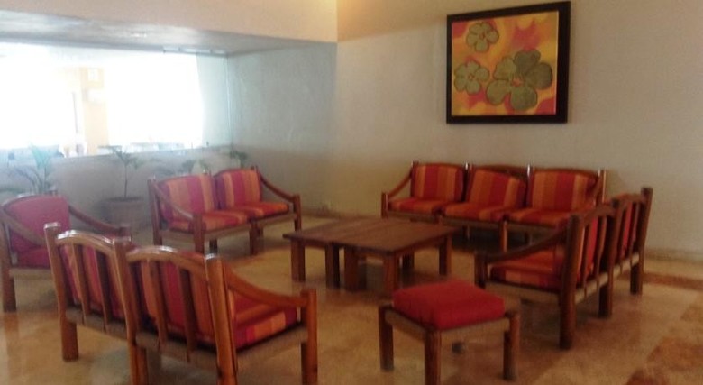 Hotel Las Flores Beach Resort