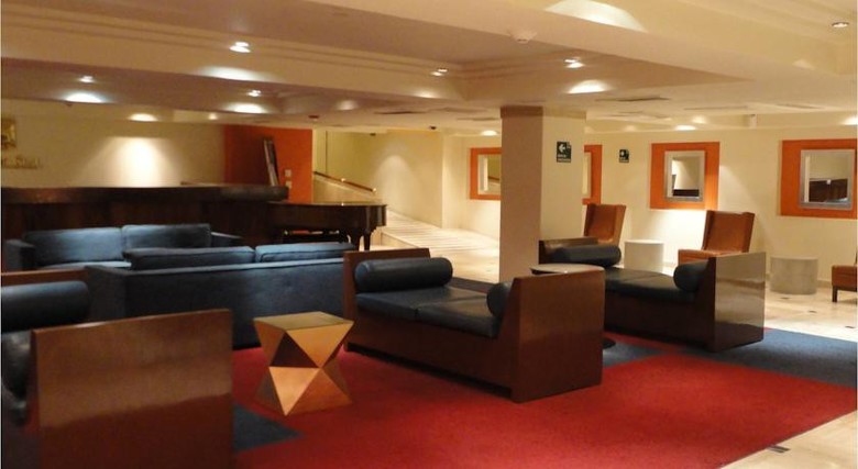 Hotel Camino Real Aeropuerto