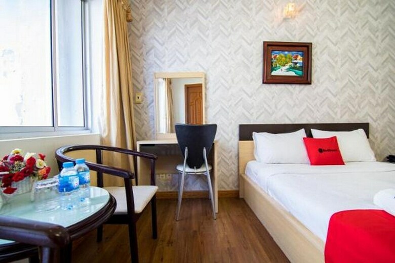 Hotel Reddoorz Near Hiecc Tan Binh