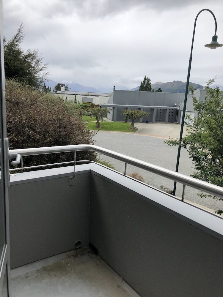 Apartamentos Sunrise Retreat With Lake View