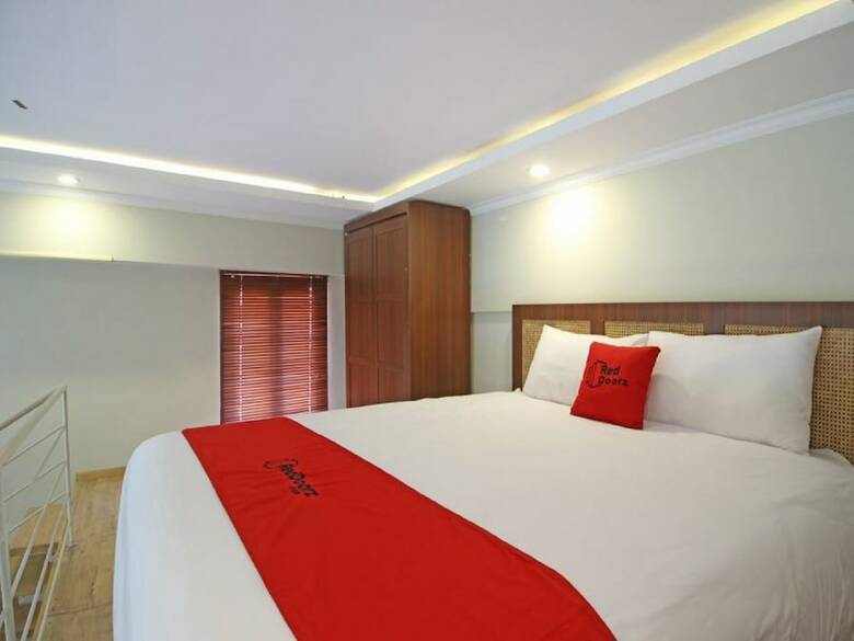 Hotel Reddoorz Plus Near Hartono Mall 2