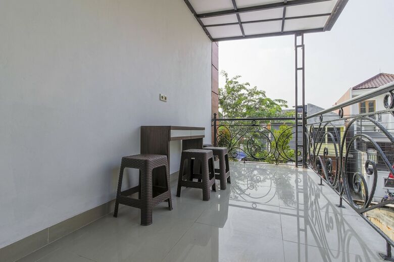 Hotel Reddoorz Plus @ Mampang Prapatan
