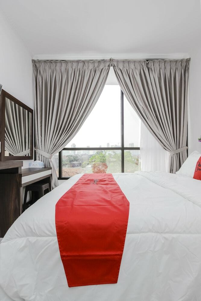 Hotel Reddoorz Plus @ Mampang Prapatan