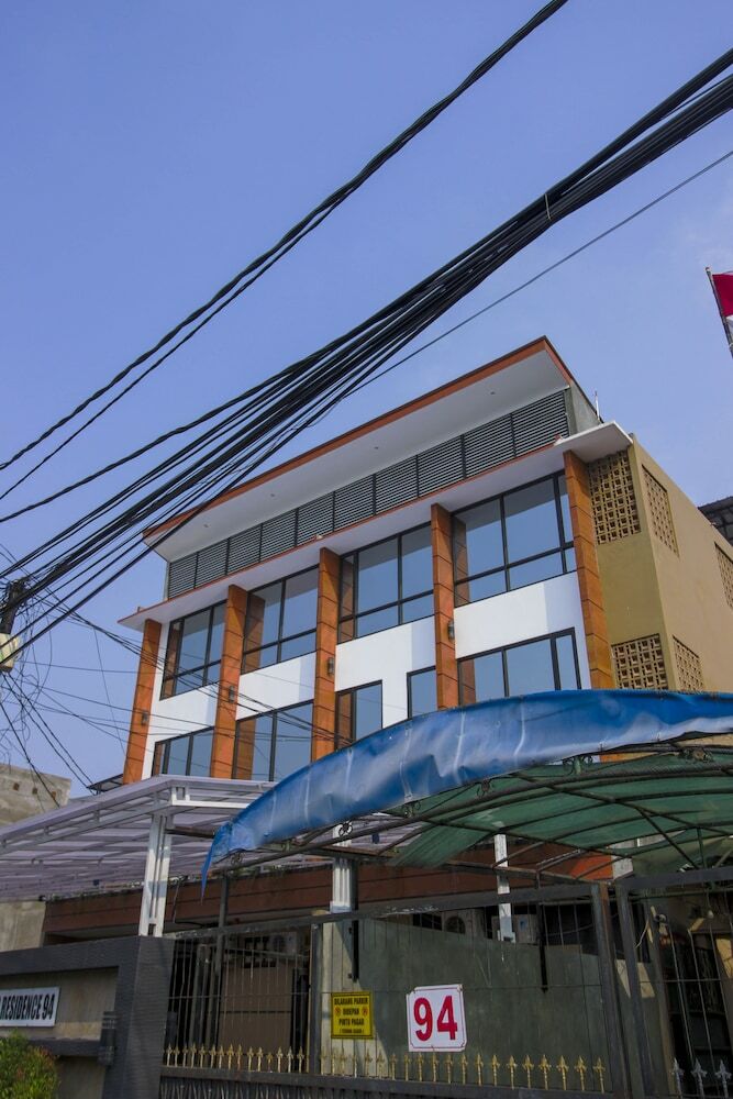 Hotel Reddoorz Plus @ Mampang Prapatan