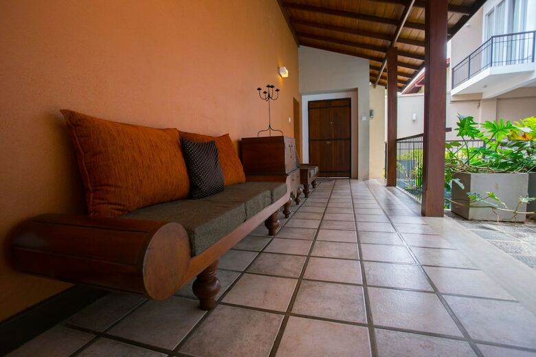 Hotel Jasmine Breeze - 4 Bedroom Villa