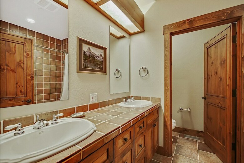 Abode At Moosehead Cabin