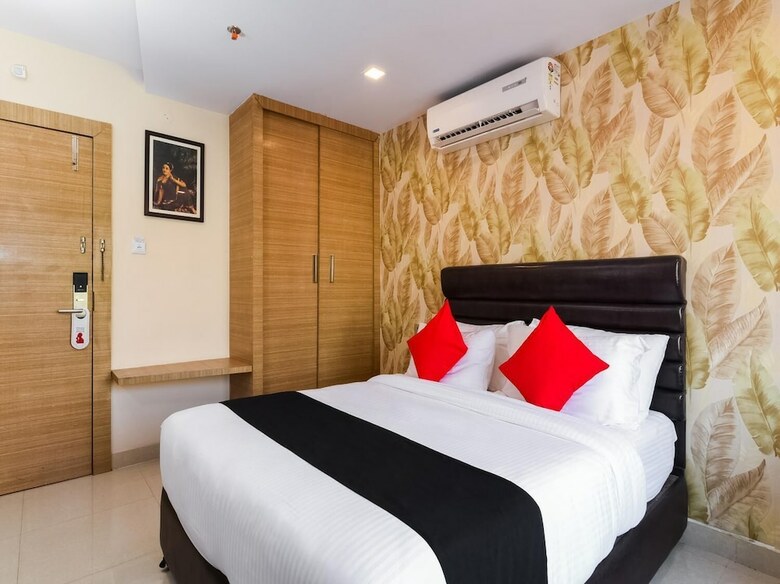 Rohini Jazz Hotel