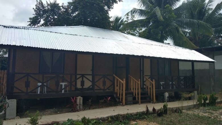 Hotel Nelmann's Nipa Huts