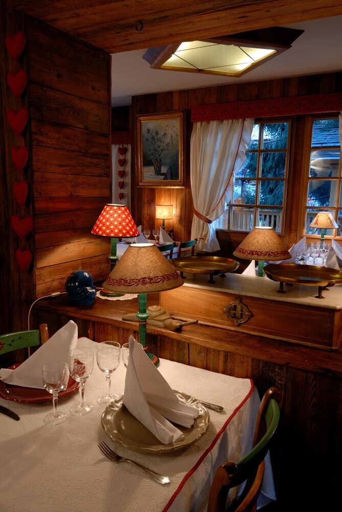 Hotel H�tel Restaurant La Croix Jean Claude