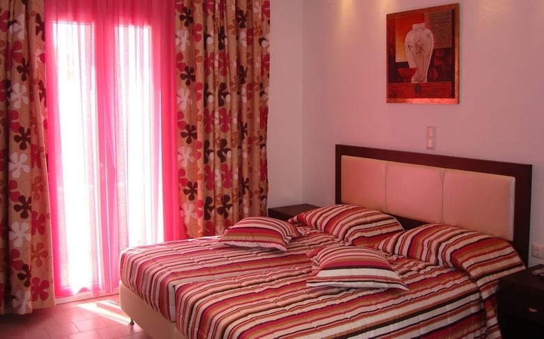 Apartamentos Elena Studios And Suites