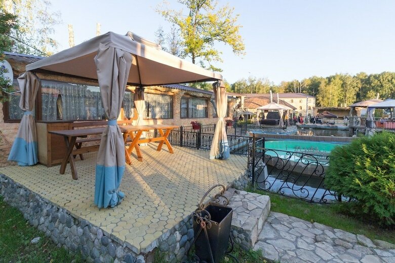 Hotel Oasis In Forest