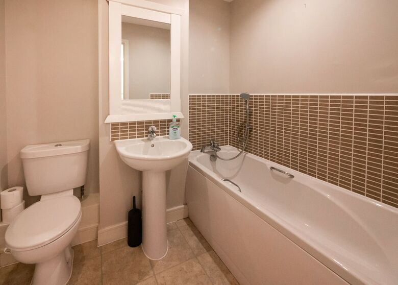 Royale Blenheim Apartment