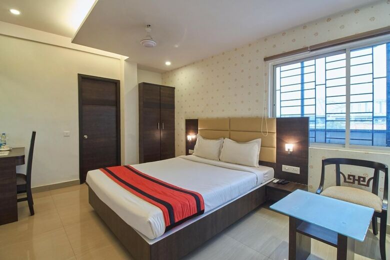 Hotel Crest Inn