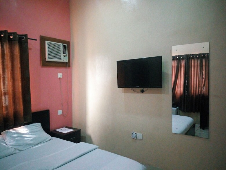Peak Court Hotels