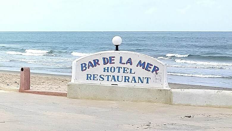 Hotel De La Mer