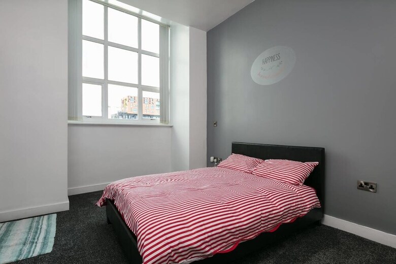 Apartment 33