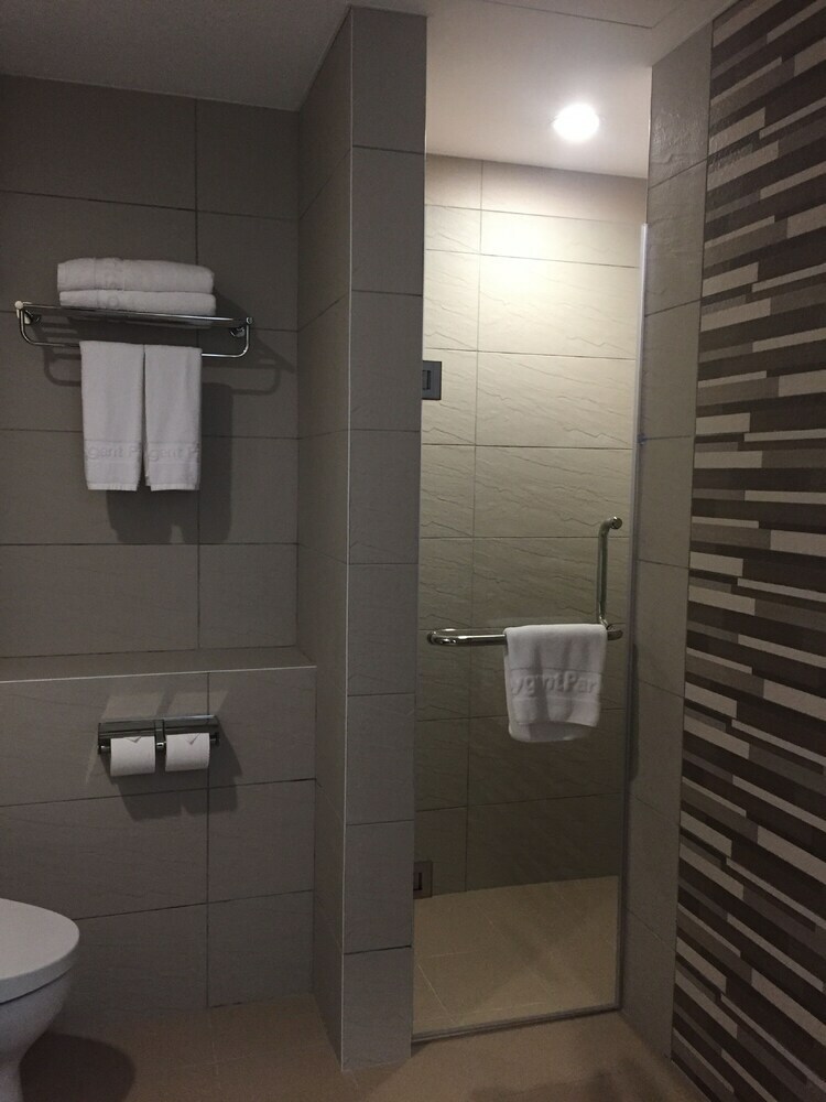 Hotel Roygent Parks Hanoi