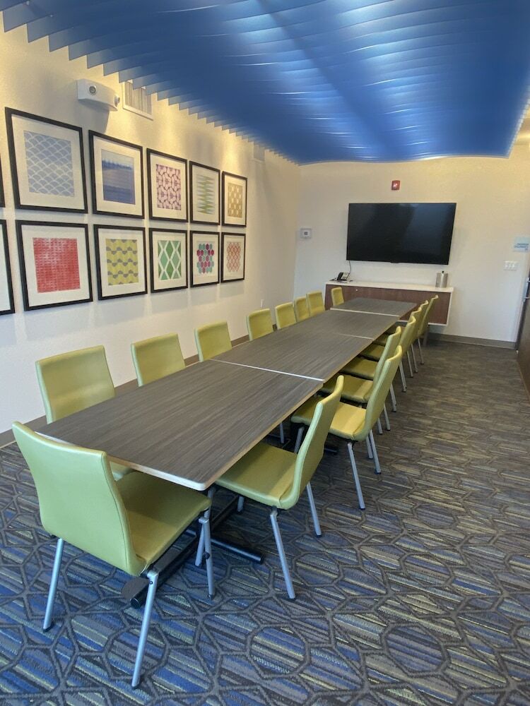 Hotel Holiday Inn Express And Suites Junction