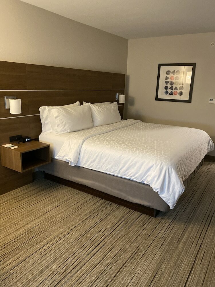 Hotel Holiday Inn Express And Suites Junction