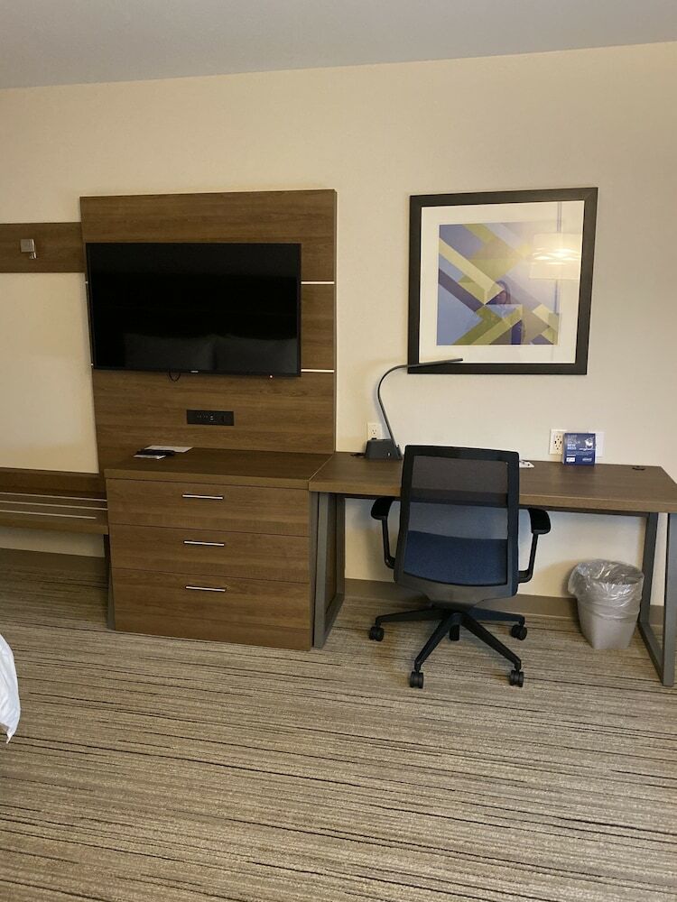 Hotel Holiday Inn Express And Suites Junction