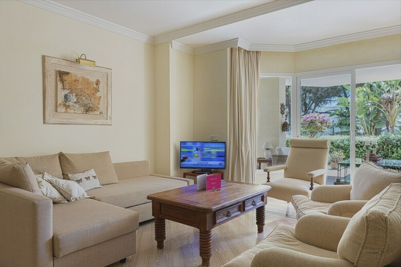 Apartamentos Hacienda Playa By Caleta Homes