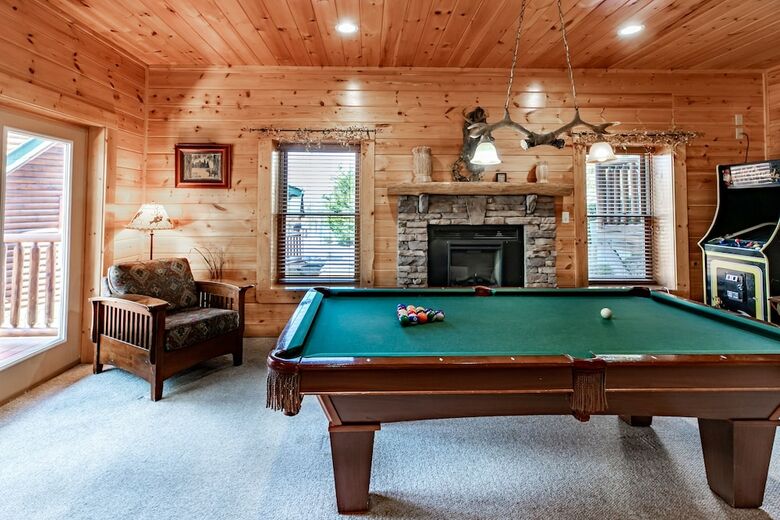 Charming Cabin Hot Tub And Pool Access
