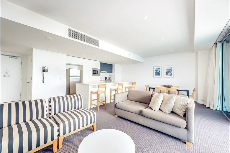 H Residence Apartments- Holiday Paradise