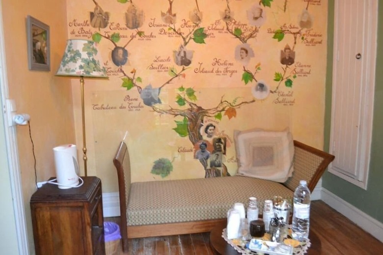 Bed & Breakfast Chambres D'h�tes La Cure Du Maine Charles