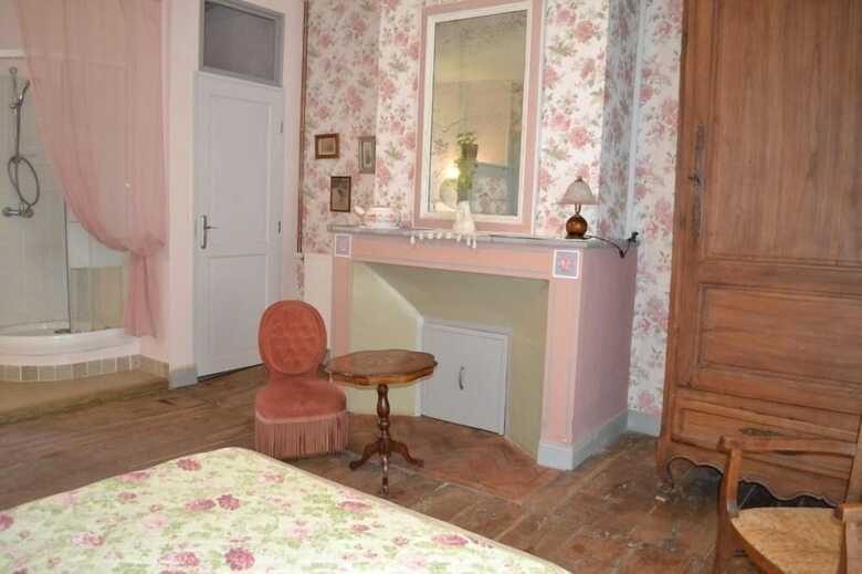 Bed & Breakfast Chambres D'h�tes La Cure Du Maine Charles