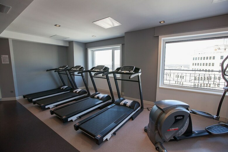 Home Club Torre Madrid Apartments