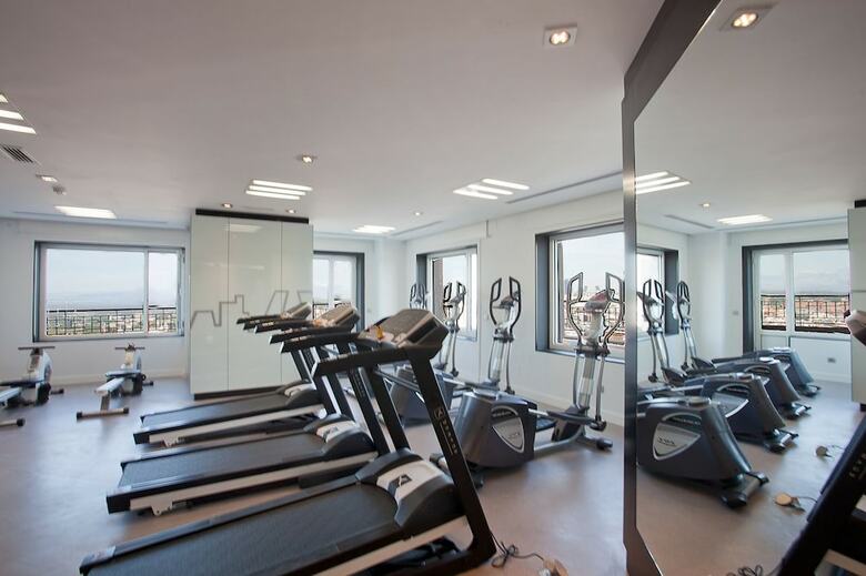 Home Club Torre Madrid Apartments