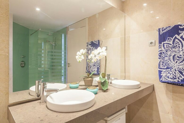 Home Club Torre Madrid Apartments
