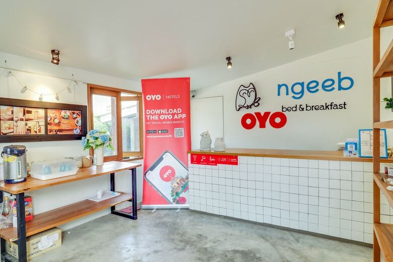 Hotel Oyo 787 Ngeeb Bed & Breakfast