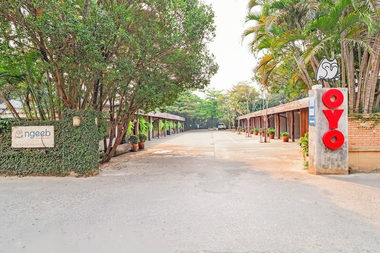Hotel Oyo 787 Ngeeb Bed & Breakfast