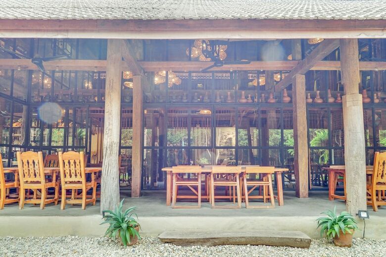 Hotel Oyo 787 Ngeeb Bed & Breakfast