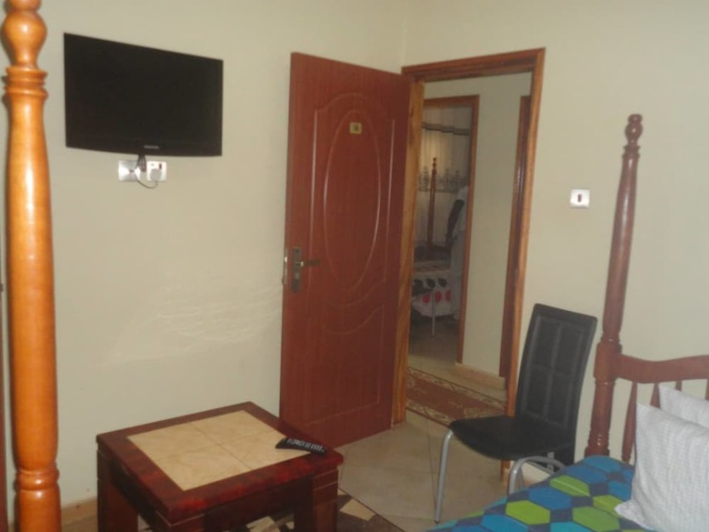 Hotel Palm Gardens And Guest House