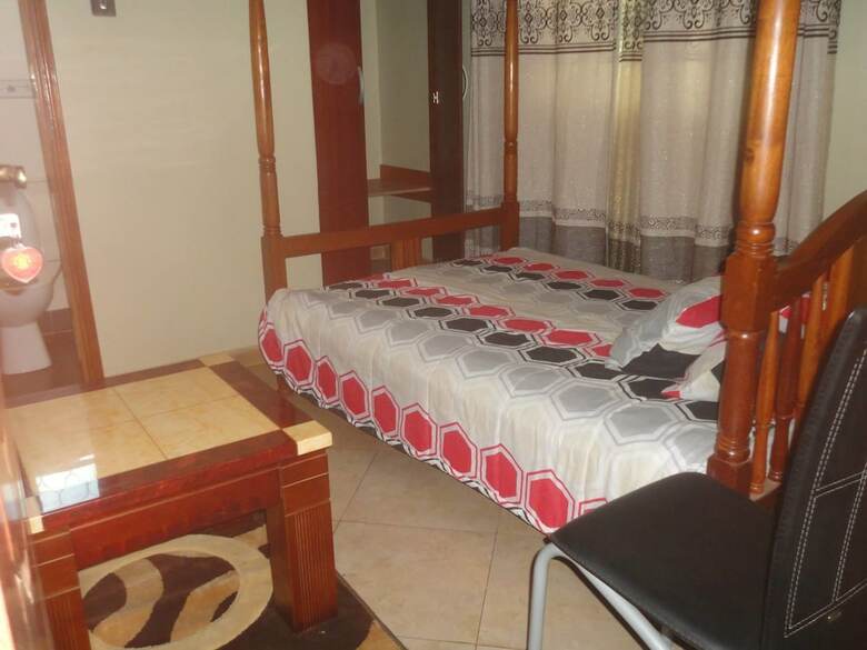 Hotel Palm Gardens And Guest House