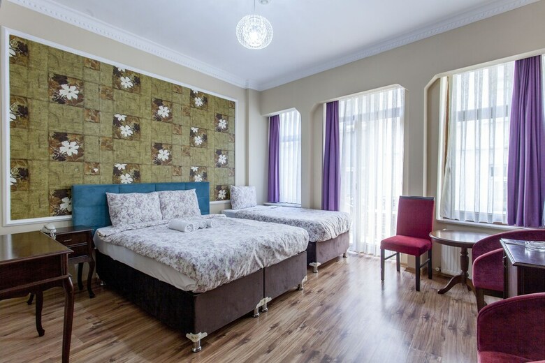 Dora Hotel