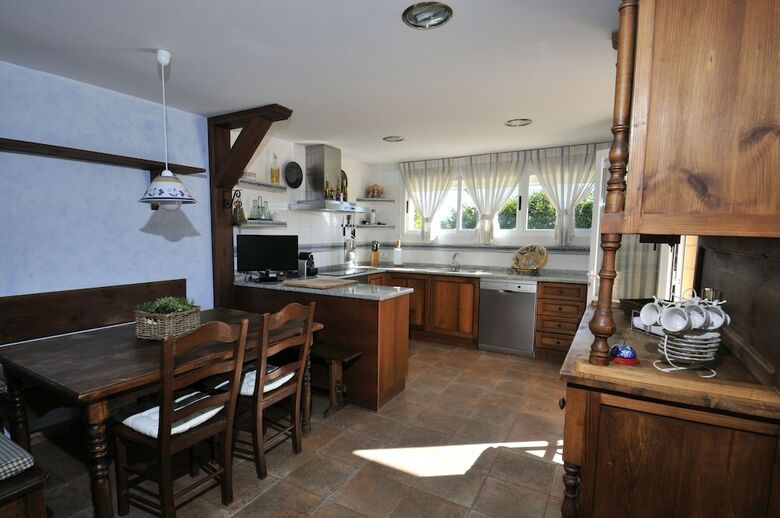 Agroturismo Casa Rural La Monj�a
