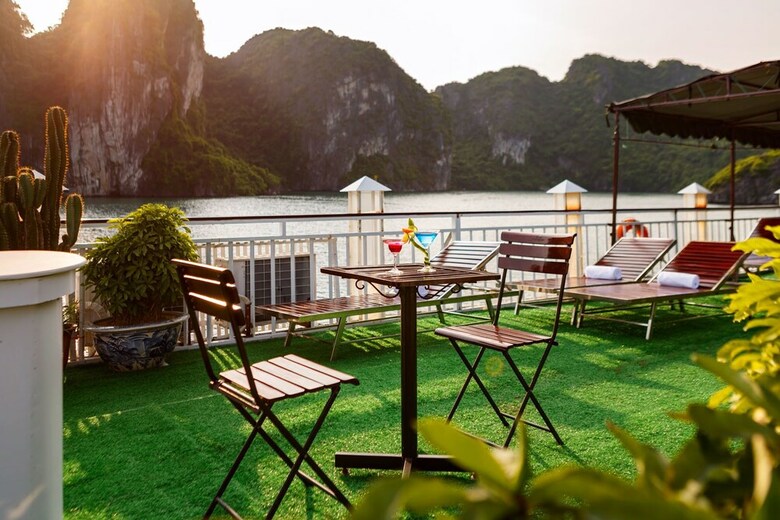 Charm Boutique Cruise