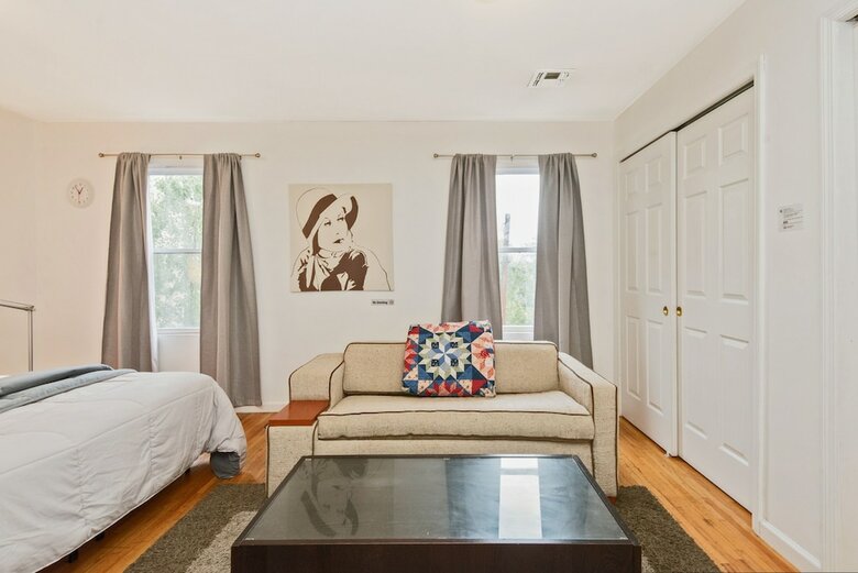 Hotel Racpanos Modern Stay On Forrest Street